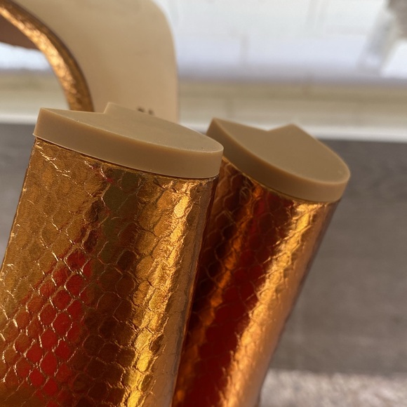 STUART WEITZMAN Nearlynude Snakeskin Embossed Leather Sandals in Bronze - Picture 10 of 11